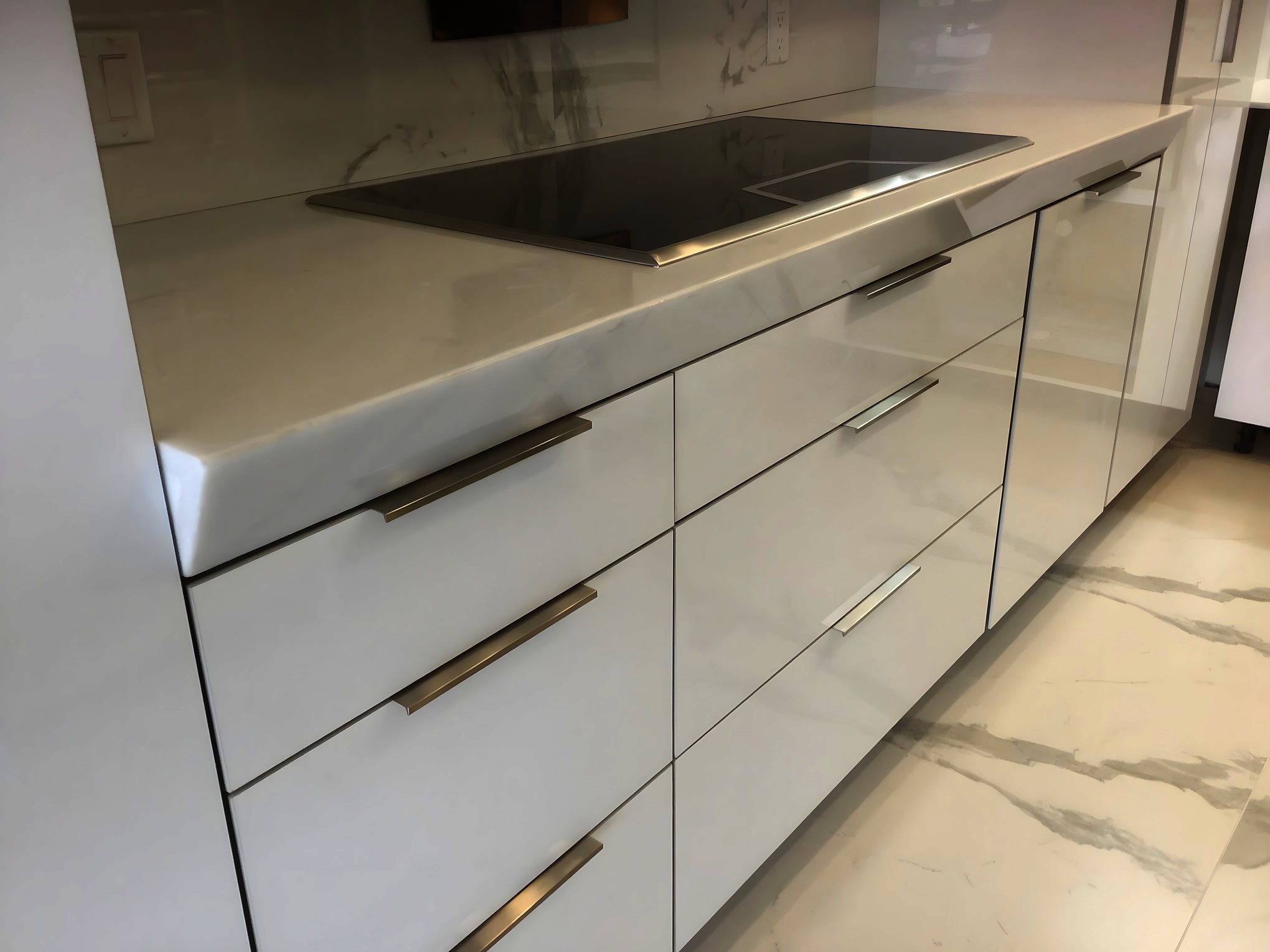 Quartz vs Quartzite Countertops: What South Florida Homeowners Need to Know